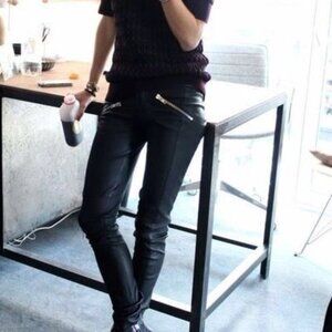 Banana Republic Black cropped pants with zippered pockets In EUC